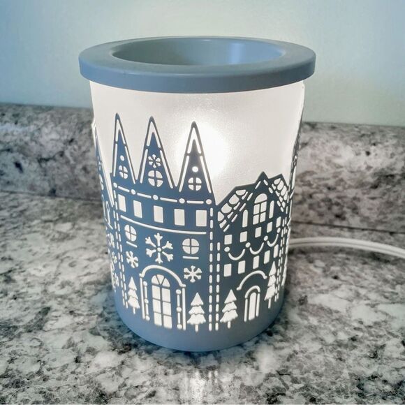 Frosted Gingerbread Winter Village Wax Warmer | Christmas Snowflake Cozy Scentsy - Picture 2 of 6